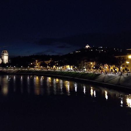 Across The River And Into The Trees Verona Exterior photo