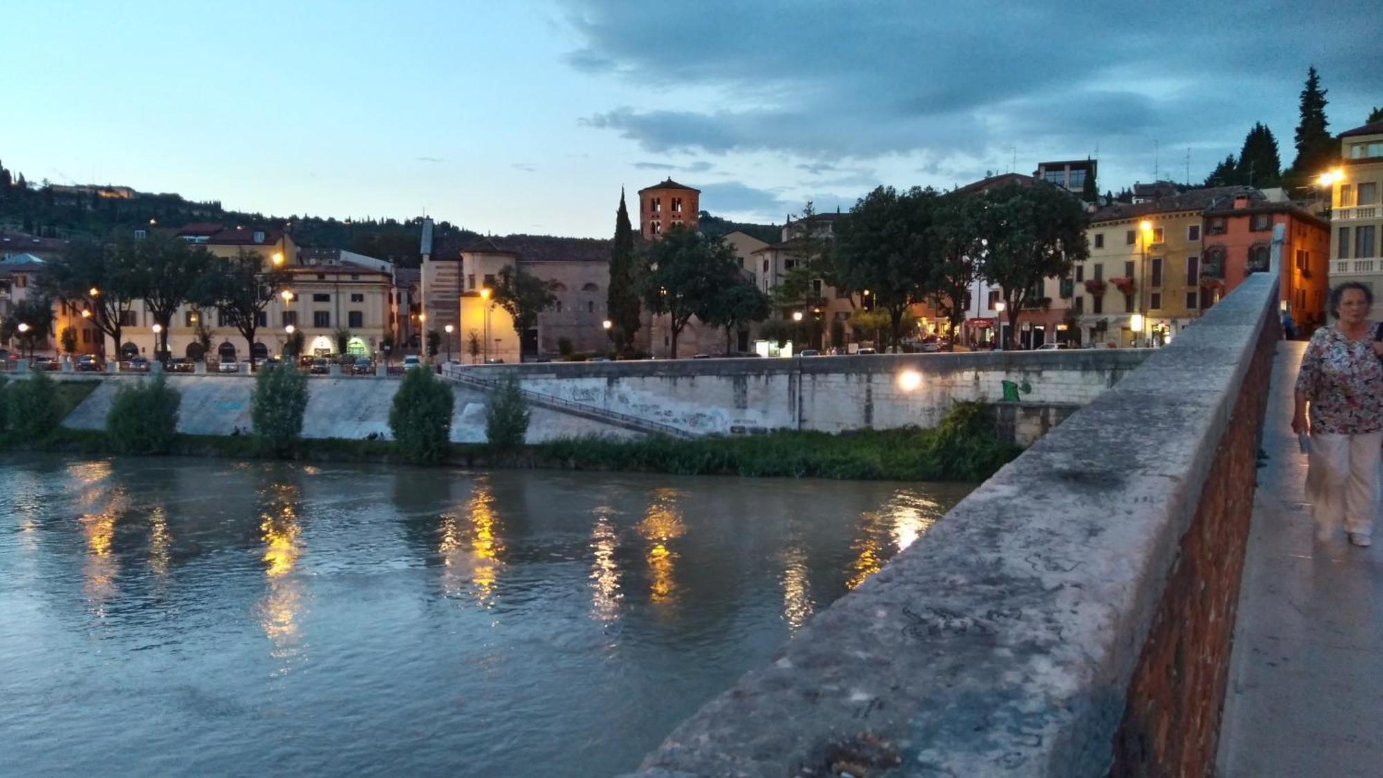 Across The River And Into The Trees Verona Exterior photo