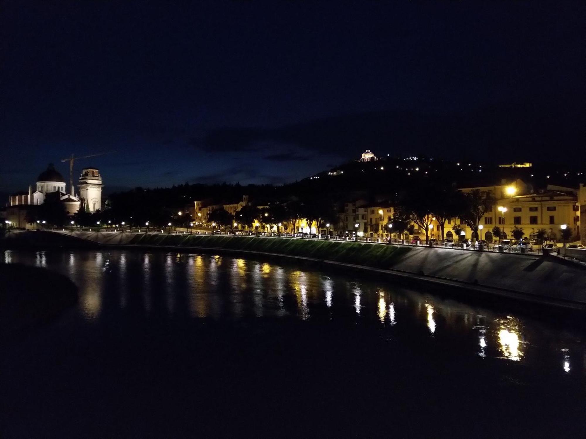 Across The River And Into The Trees Verona Exterior photo