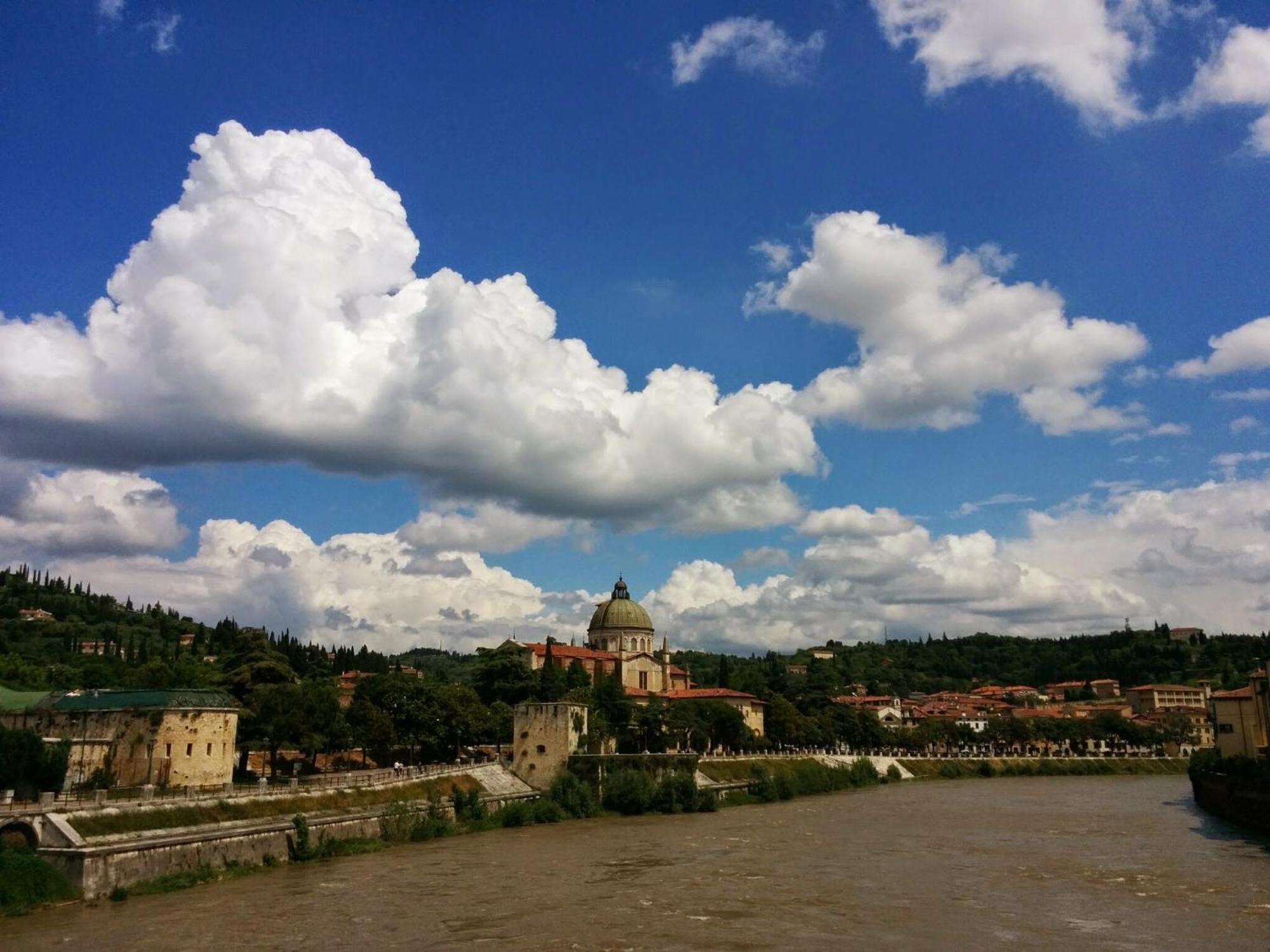 Across The River And Into The Trees Verona Exterior photo